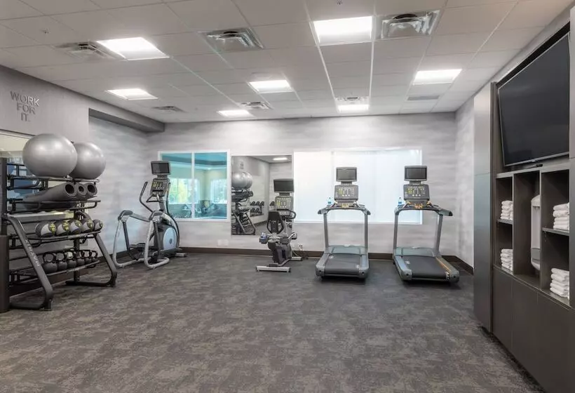 Hotelli Fairfield Inn & Suites By Marriott Salmon Arm