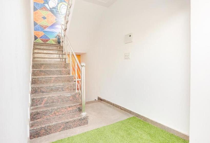 Hotel Oyo 75886  Relation