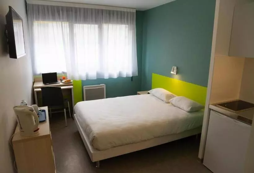 ホテル Parme Etape