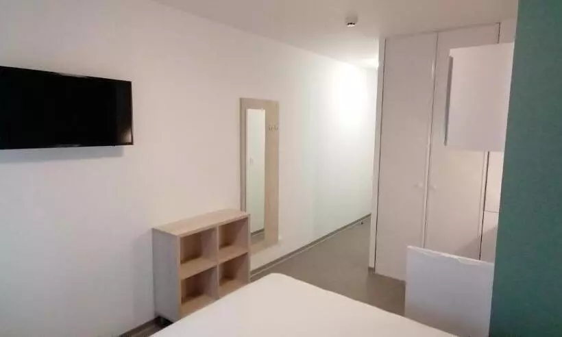 ホテル Parme Etape