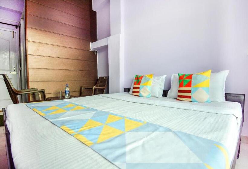 פנסיון Flagship The Alpine Homes