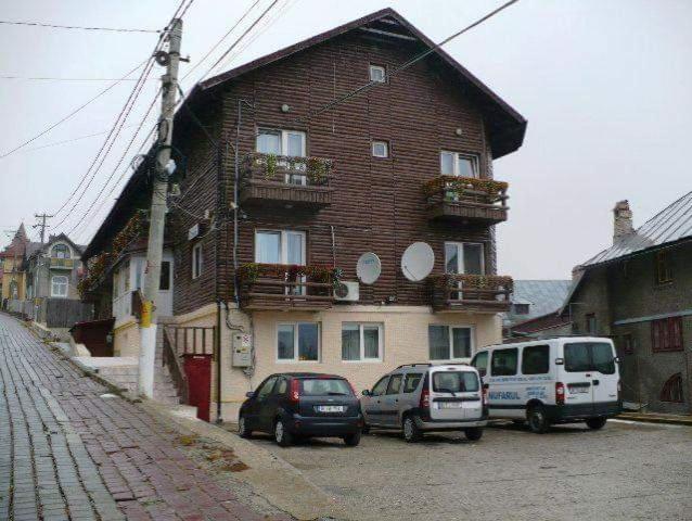 ペンション Vila şoimul