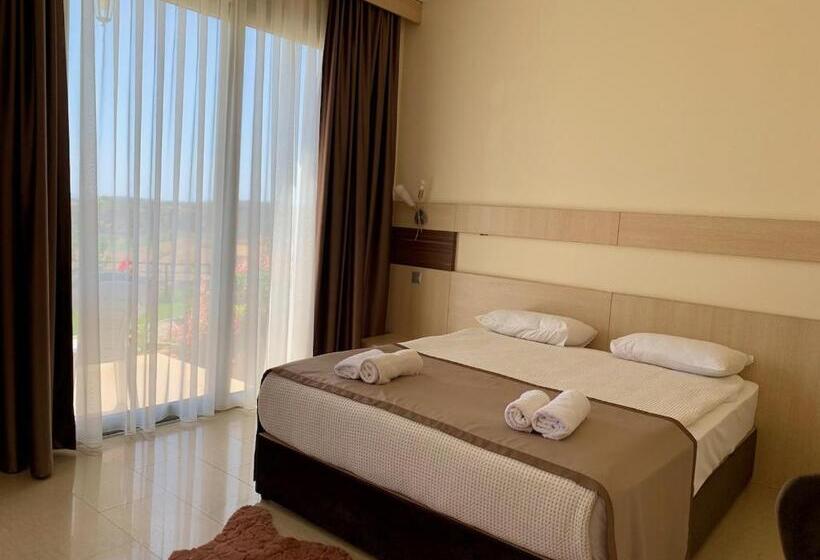 استراحتگاه Celebi Garden Hotel   Cittaslow Retreat