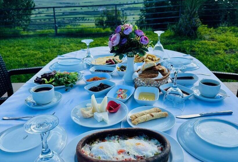 استراحتگاه Celebi Garden Hotel   Cittaslow Retreat