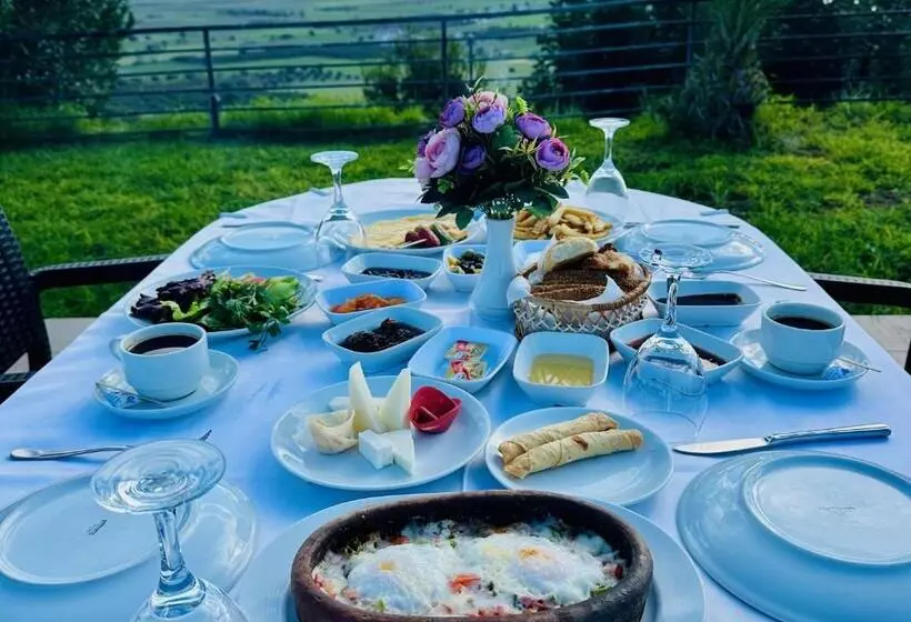 استراحتگاه Celebi Garden Hotel   Cittaslow Retreat