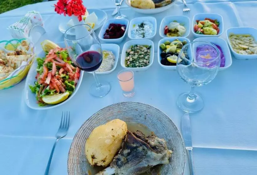 استراحتگاه Celebi Garden Hotel   Cittaslow Retreat