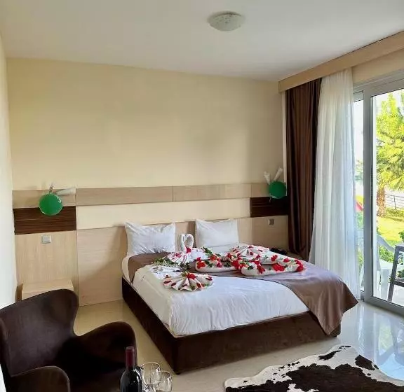 استراحتگاه Celebi Garden Hotel   Cittaslow Retreat