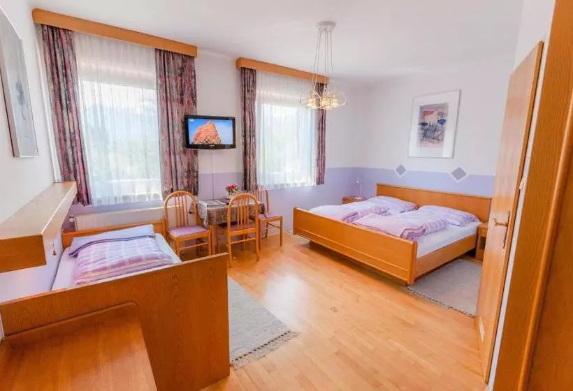 Retkeilymaja Gasthaus Gostišče Trattoria Ogris