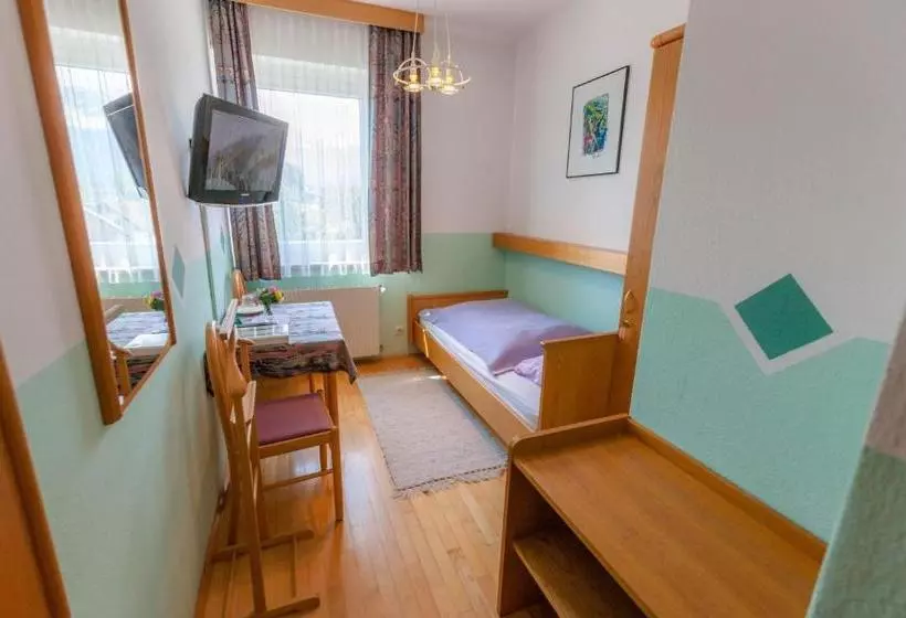 Retkeilymaja Gasthaus Gostišče Trattoria Ogris