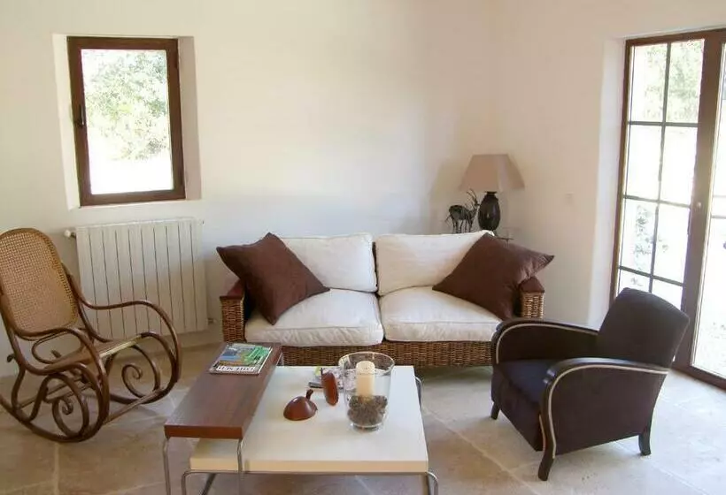 ベッドアンドブレックファースト L'ostal Du Pic St Loup