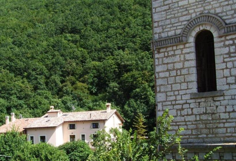 ホテル Albergo La Casa Nel Bosco