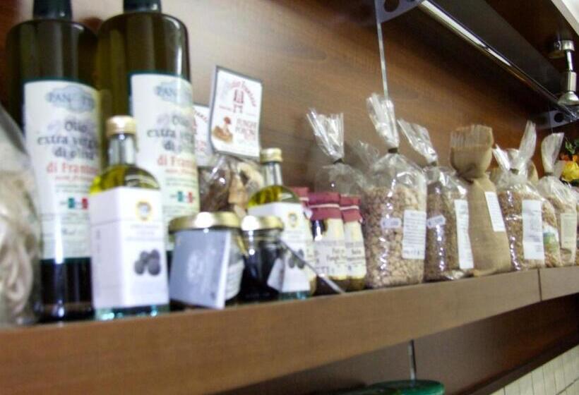 ホテル Albergo La Casa Nel Bosco