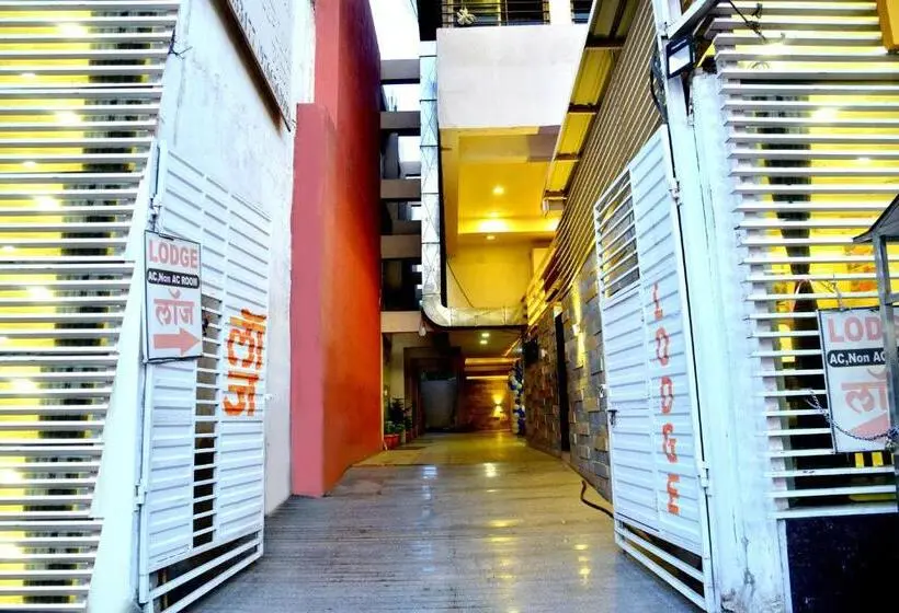 ホテル Pandharinath Lodge
