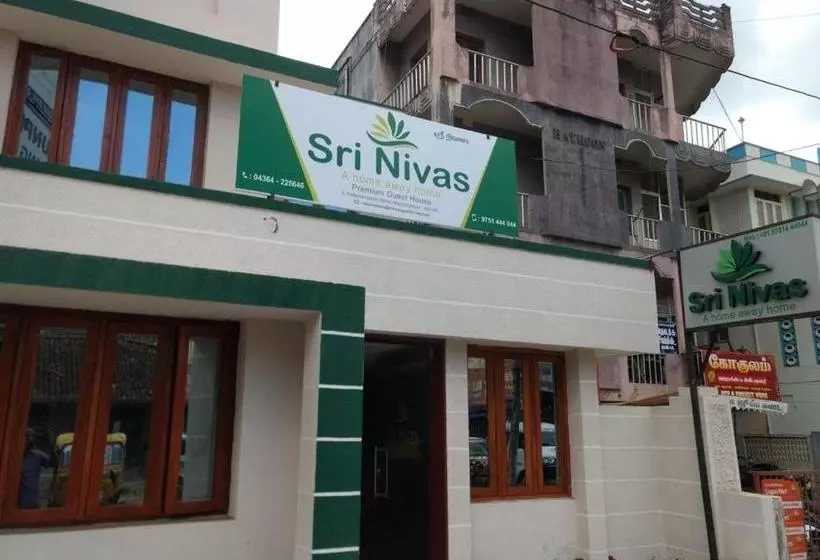 Hotelli Sri Nivas Guest House