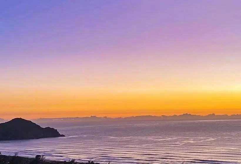 Albergue Explorer   Hostel