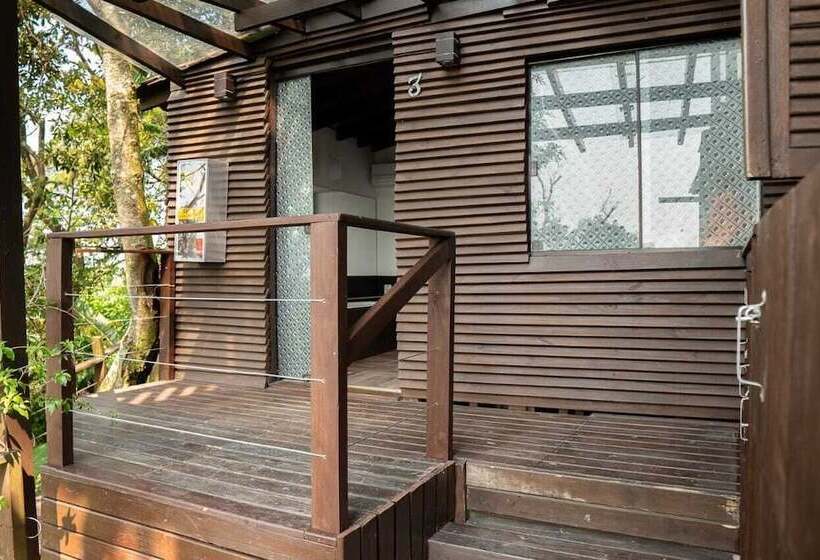 Albergue Explorer   Hostel