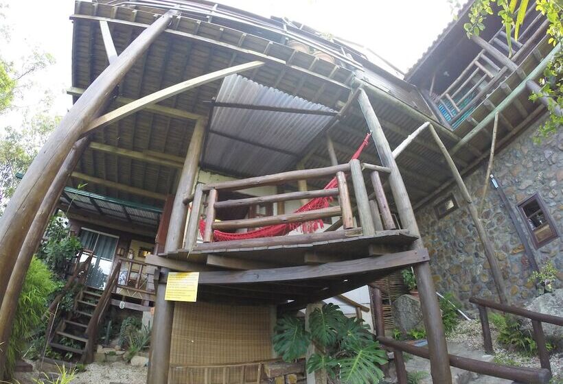 Albergue Explorer   Hostel