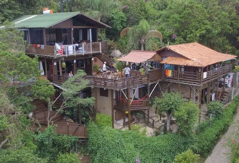 Albergue Explorer   Hostel