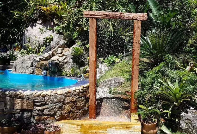 Albergue Explorer   Hostel