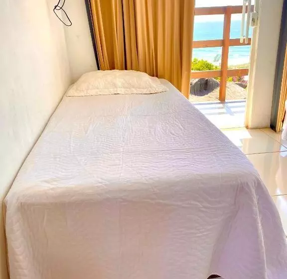 Albergue Explorer   Hostel