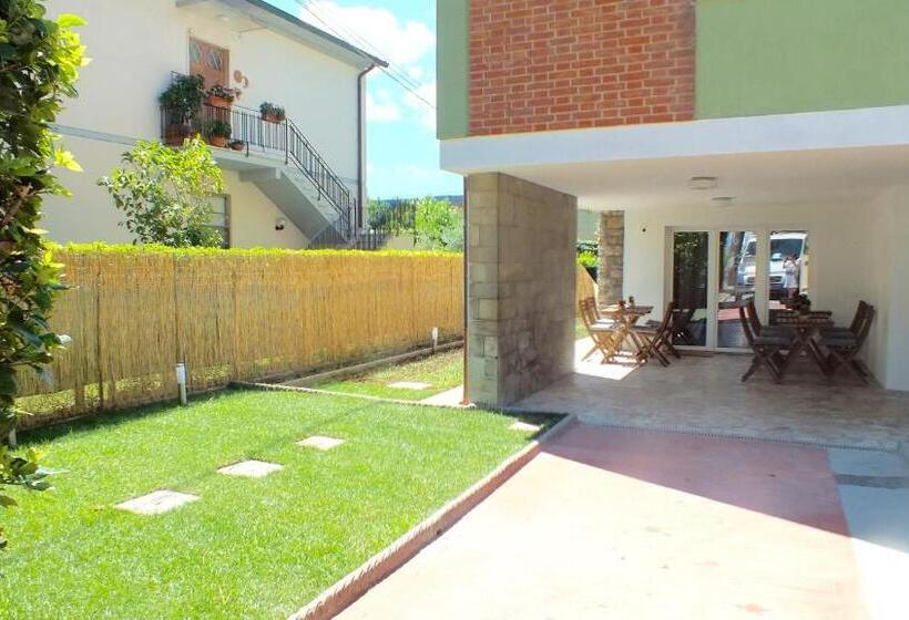 تختخواب و صبحانه My Bnb Pisa