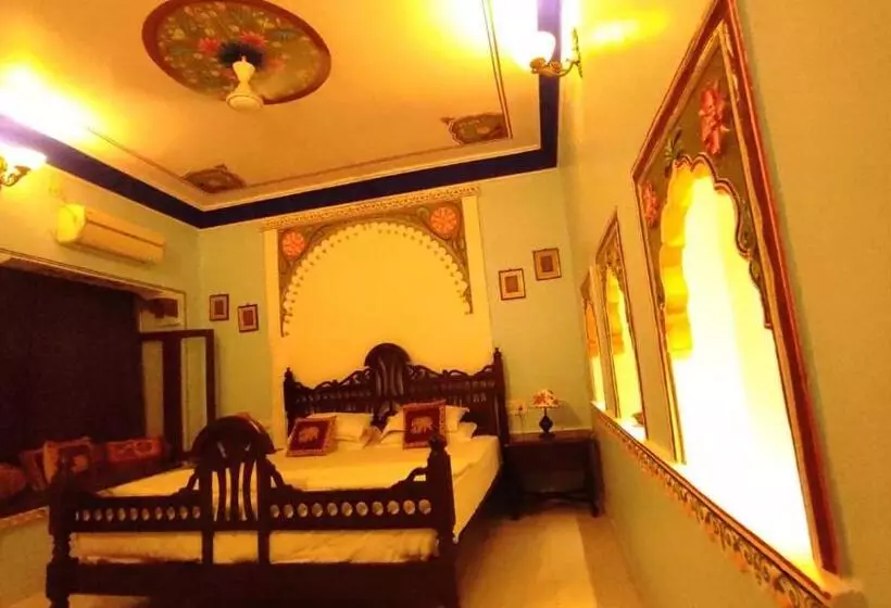 هتل Bundi Inn   A Heritage Boutique Haveli