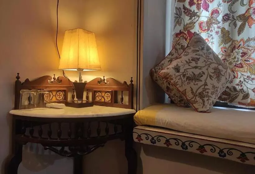 هتل Bundi Inn   A Heritage Boutique Haveli