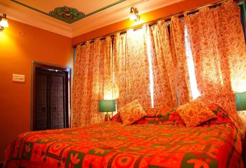 هتل Bundi Inn   A Heritage Boutique Haveli
