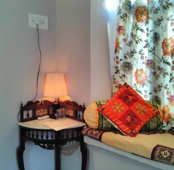 هتل Bundi Inn   A Heritage Boutique Haveli