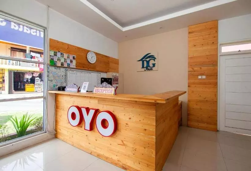 ホテル Oyo 1812 Dg Inn