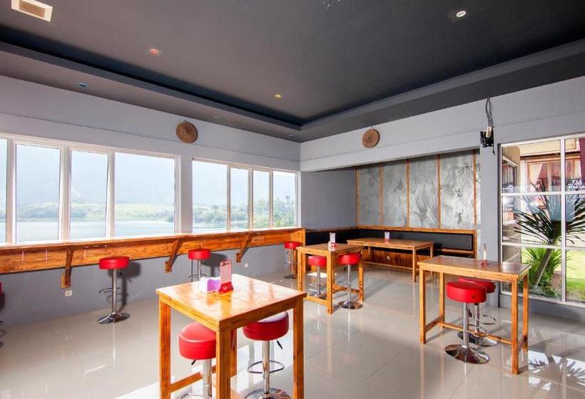 Hotell Oyo 1812 Dg Inn