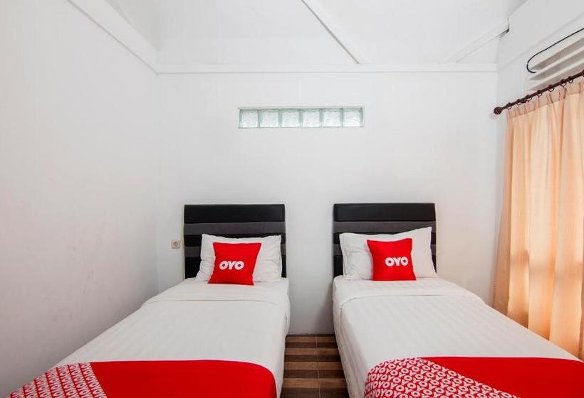 Hotell Oyo 1812 Dg Inn