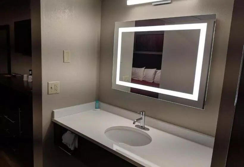 Hotelli Riverside Tower