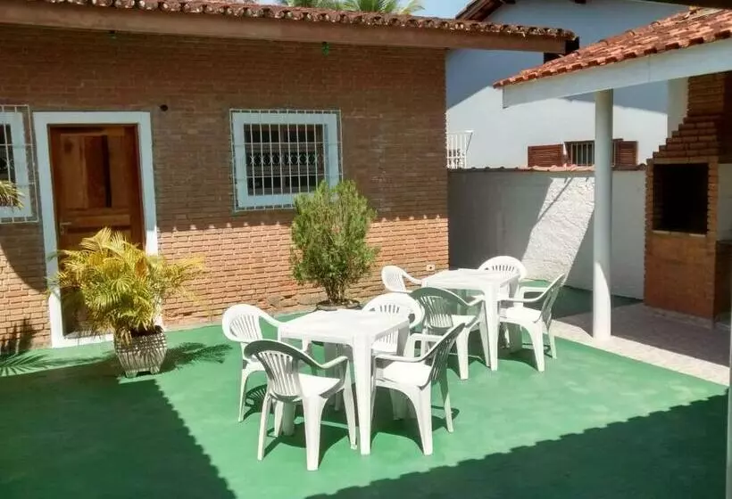 پانسیون Ubatuba Surf Suites
