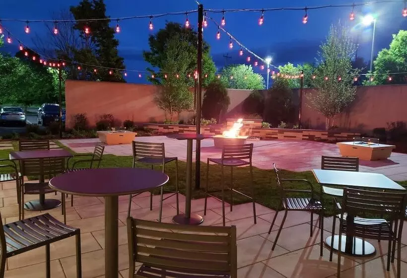 ホテル Courtyard By Marriott Concord