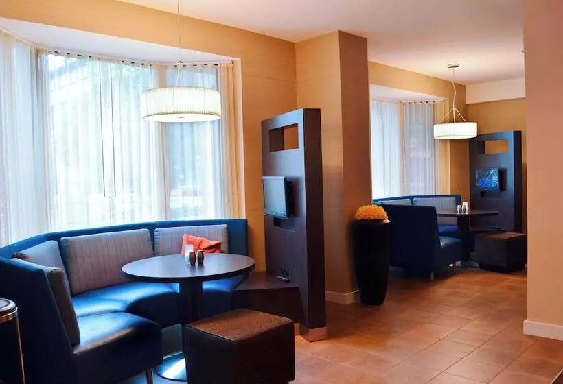ホテル Courtyard By Marriott Concord