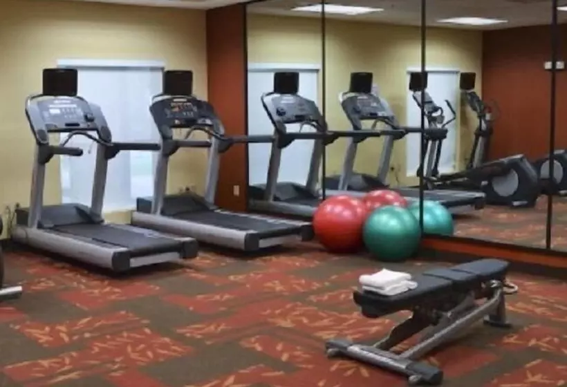 ホテル Courtyard By Marriott Concord