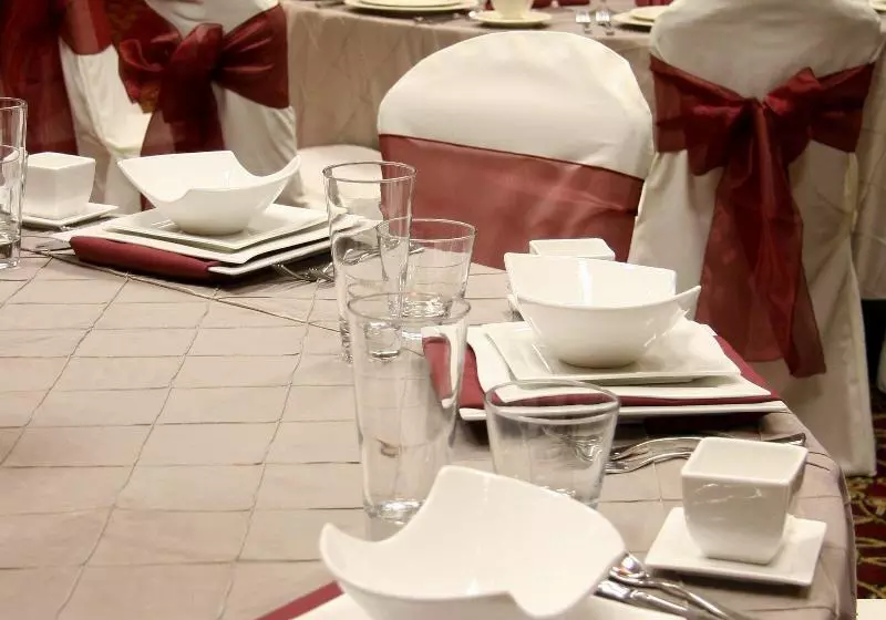 Отель Crowne Plaza Cleveland Airport, An Ihg