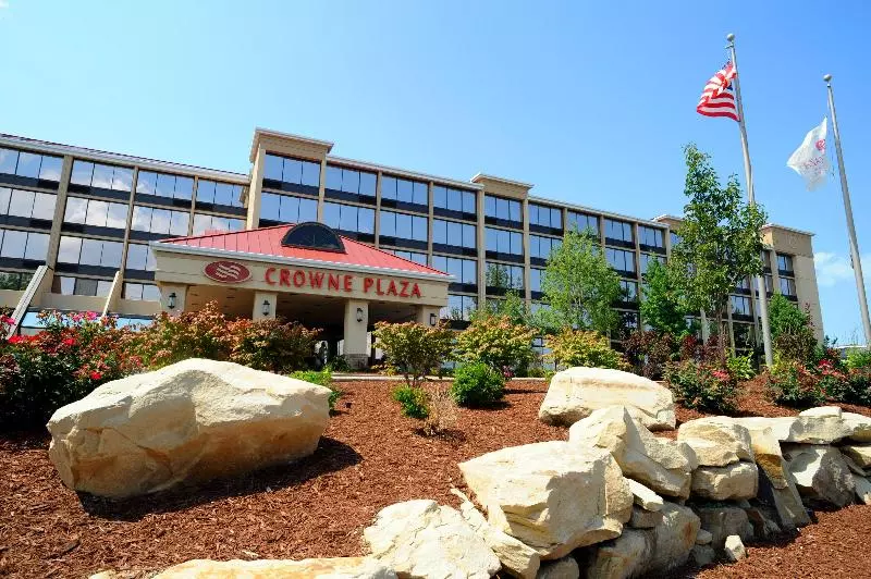 Отель Crowne Plaza Cleveland Airport, An Ihg