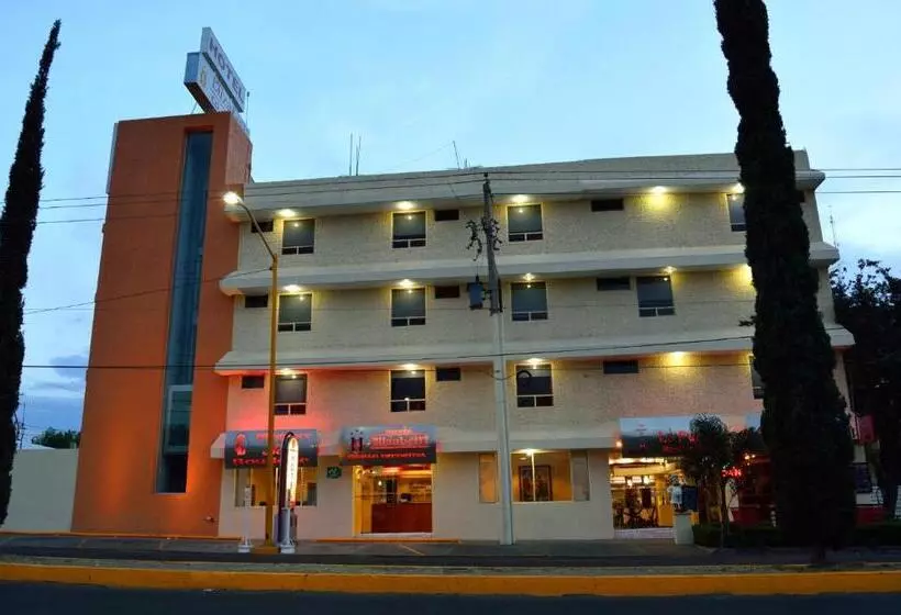 בית מלון כפרי Elizabeth Ciudad Deportiva