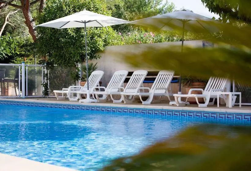 בית מלון כפרי Kyriad Montpellier Est  Lunel