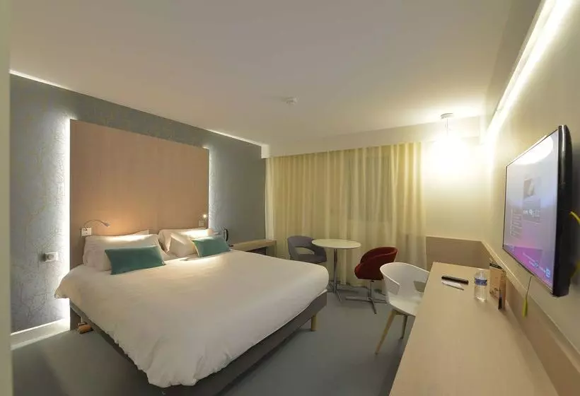 בית מלון כפרי Kyriad Montpellier Est  Lunel