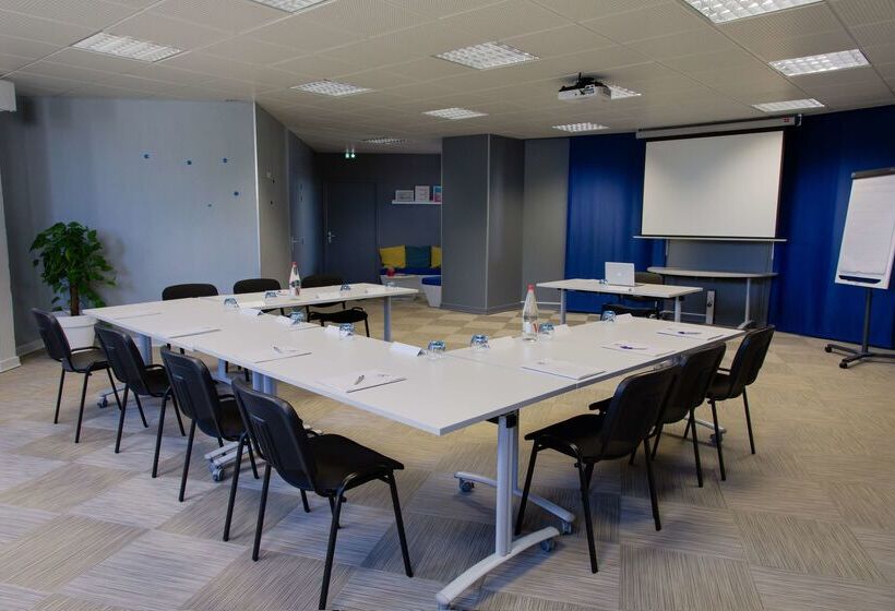 בית מלון כפרי Kyriad Montpellier Est Lunel