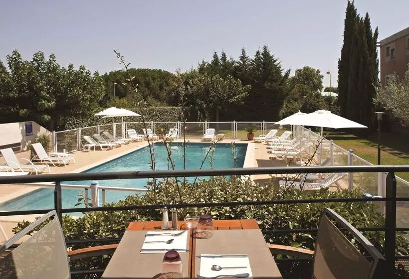 בית מלון כפרי Kyriad Montpellier Est  Lunel