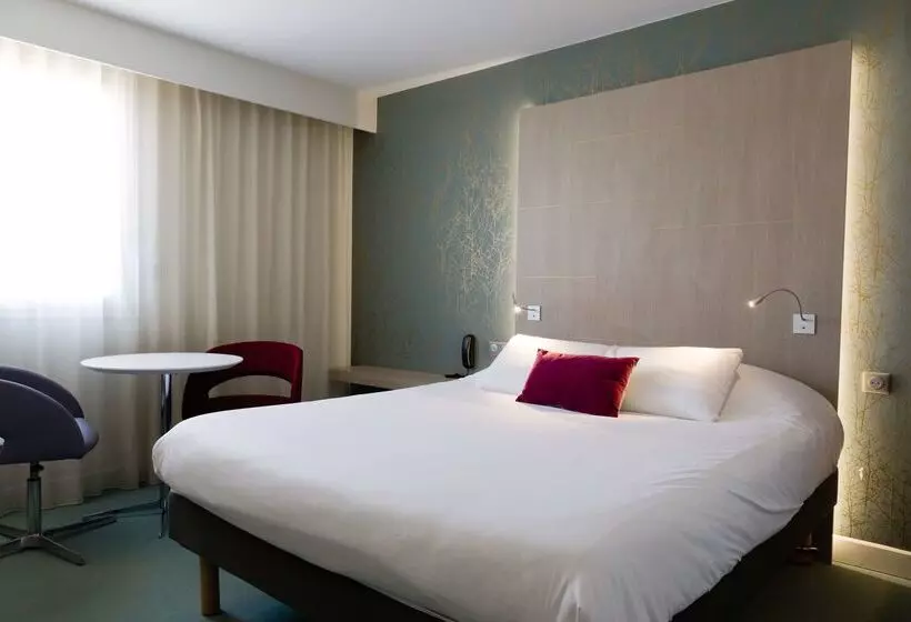 בית מלון כפרי Kyriad Montpellier Est  Lunel