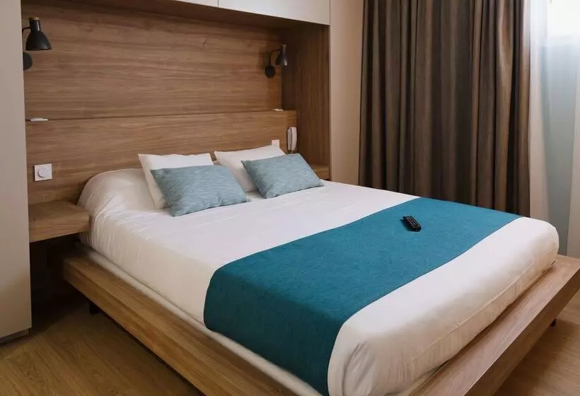 בית מלון כפרי Kyriad Montpellier Est  Lunel