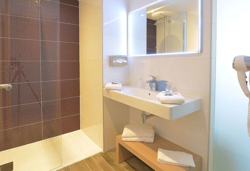 בית מלון כפרי Kyriad Montpellier Est Lunel