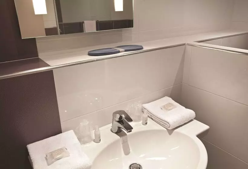 בית מלון כפרי Kyriad Montpellier Est  Lunel