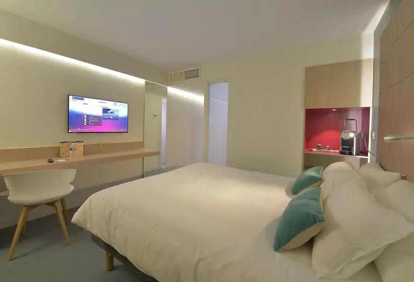 בית מלון כפרי Kyriad Montpellier Est  Lunel