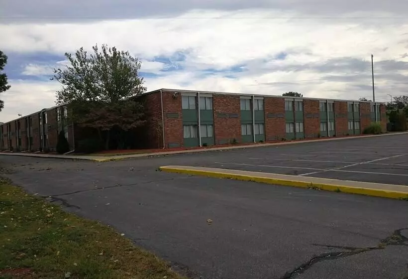 Mystic River Hotel & Suites